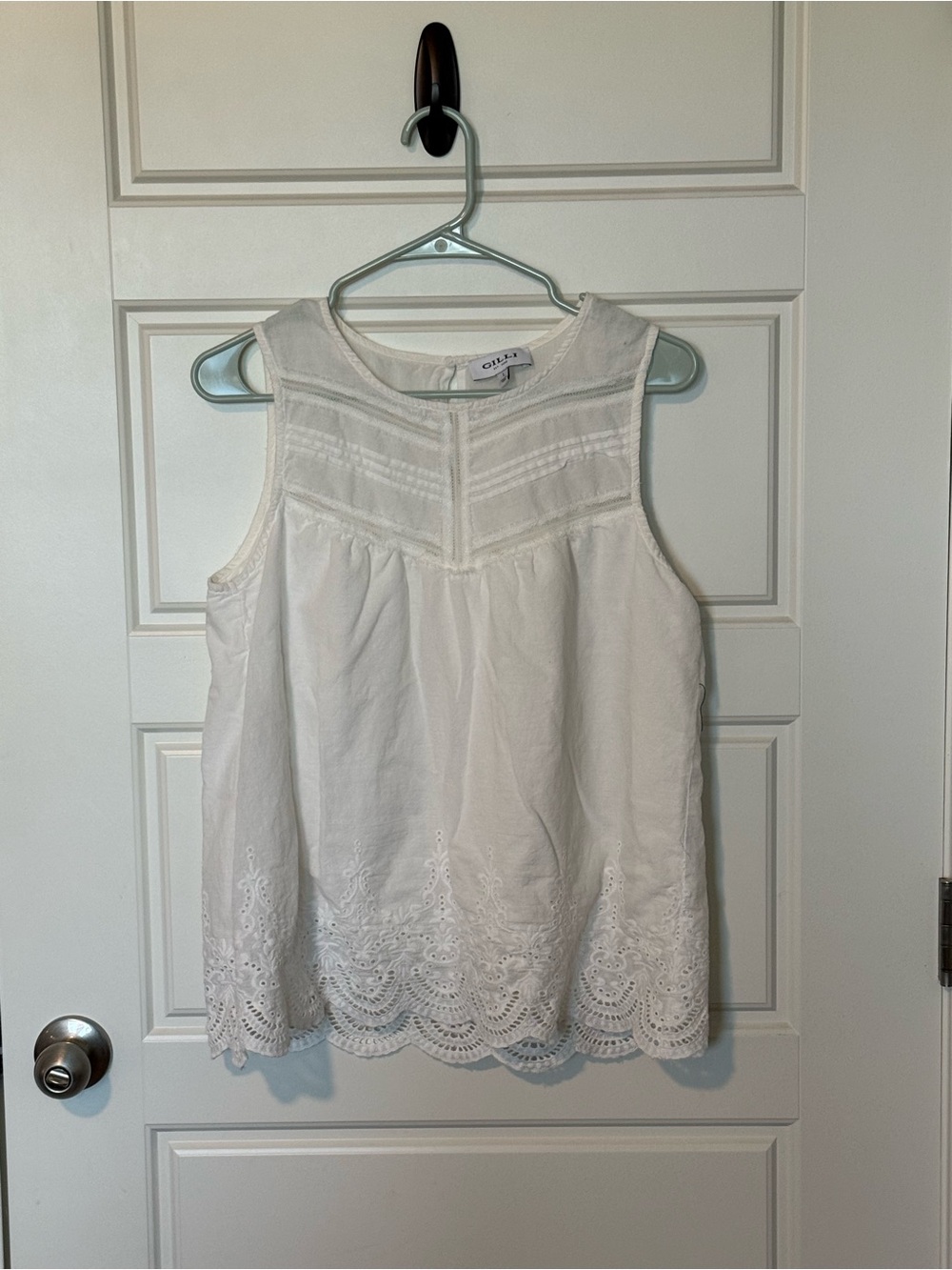 Gilli White Sleeveless Eyelet Cotton Top Size L